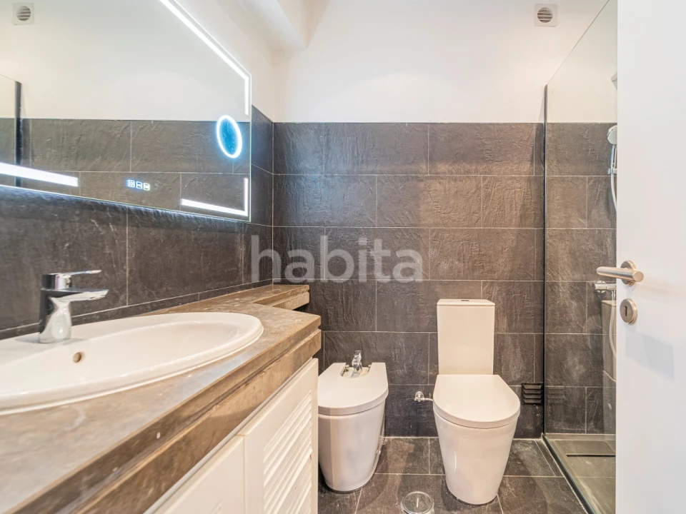 Apartamento T2 para Arrendamento em Algés, Linda-A-Velha e Cruz Quebrada-Dafundo Foto 23