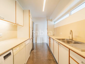 Apartamento T2 para Arrendamento em Algés, Linda-A-Velha e Cruz Quebrada-Dafundo