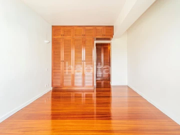 Apartamento T2 para Arrendamento em Algés, Linda-A-Velha e Cruz Quebrada-Dafundo