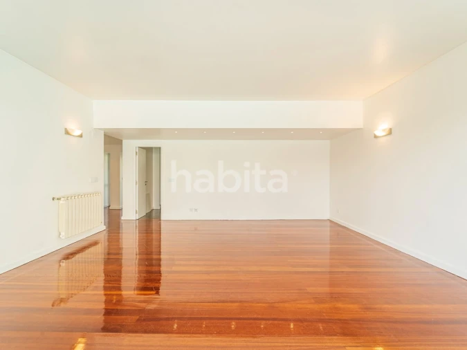 Apartamento T2 para Arrendamento em Algés, Linda-A-Velha e Cruz Quebrada-Dafundo Foto 8