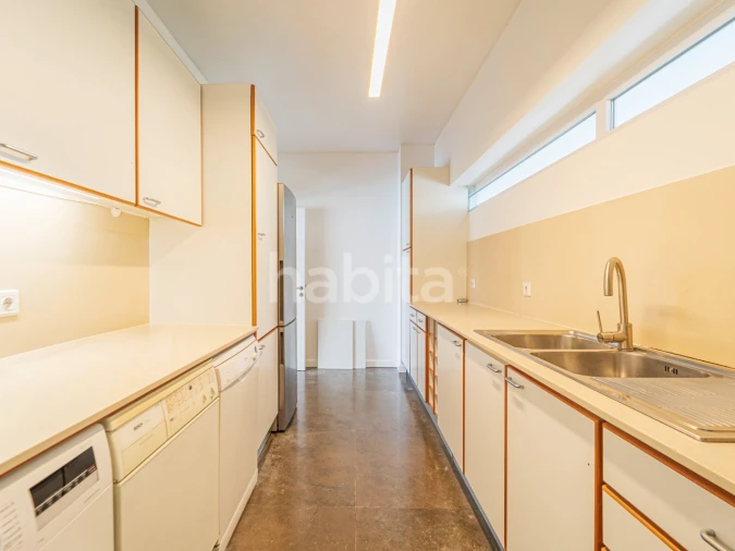 Apartamento T2 para Arrendamento em Algés, Linda-A-Velha e Cruz Quebrada-Dafundo Foto 11
