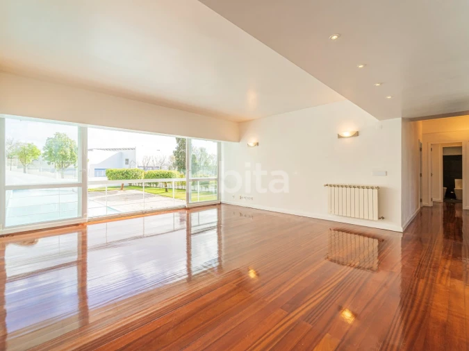 Apartamento T2 para Arrendamento em Algés, Linda-A-Velha e Cruz Quebrada-Dafundo Foto 12