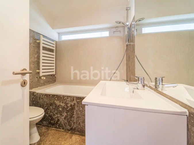 Apartamento T2 para Arrendamento em Algés, Linda-A-Velha e Cruz Quebrada-Dafundo Foto 15