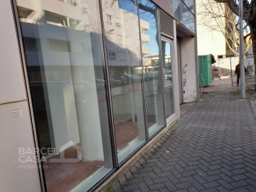 Loja para Arrendamento em Barcelos, V.Boa, V.Frescainha