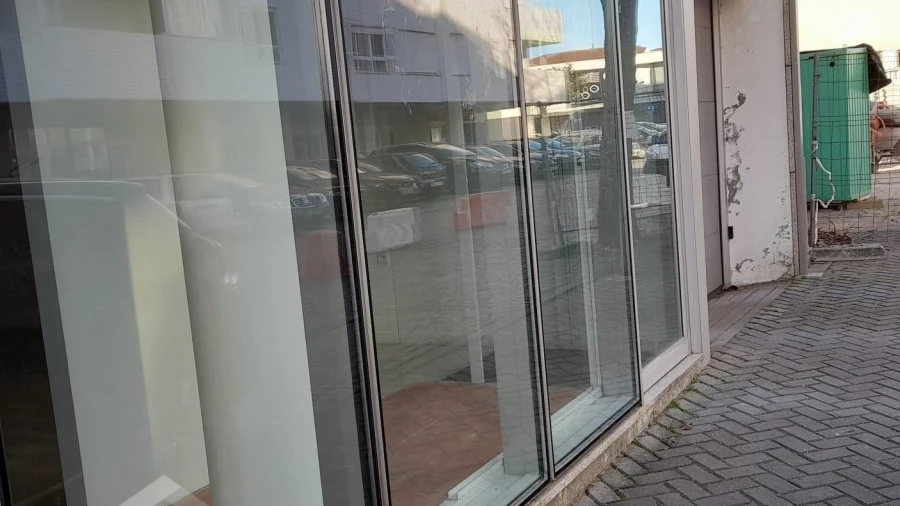 Loja para Arrendamento em Barcelos, V.Boa, V.Frescainha