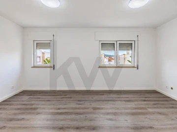 Apartamento T3 para Arrendamento em Azeitão (São Lourenço e São Simão)