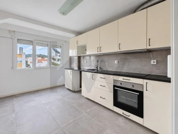 Apartamento T3 para Arrendamento em Azeitão (São Lourenço e São Simão)