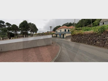 Moradia T5 para Venda em Porto Moniz