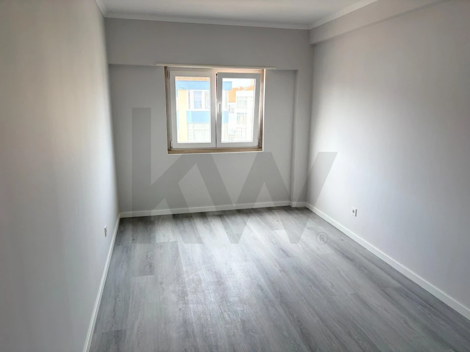Apartamento T4 para Venda em Amora Foto 23