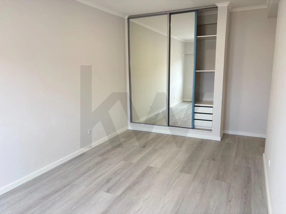 Apartamento T4 para Venda em Amora Foto 26