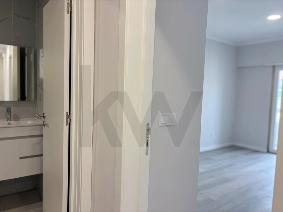 Apartamento T4 para Venda em Amora Foto 14