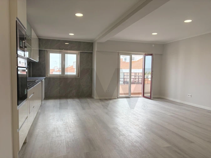 Apartamento T4 para Venda em Amora Foto 8