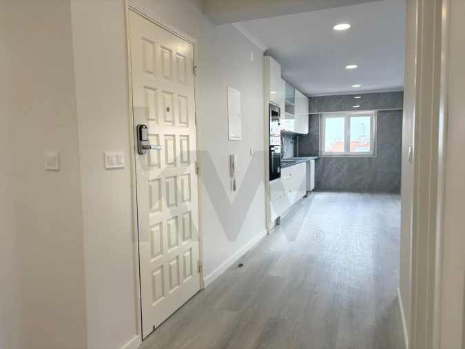 Apartamento T4 para Venda em Amora Foto 6