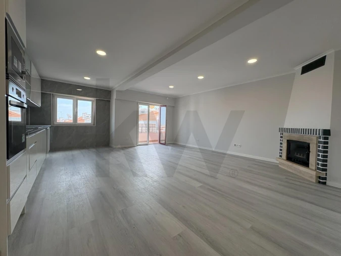 Apartamento T4 para Venda em Amora Foto 9