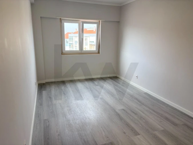 Apartamento T4 para Venda em Amora Foto 24