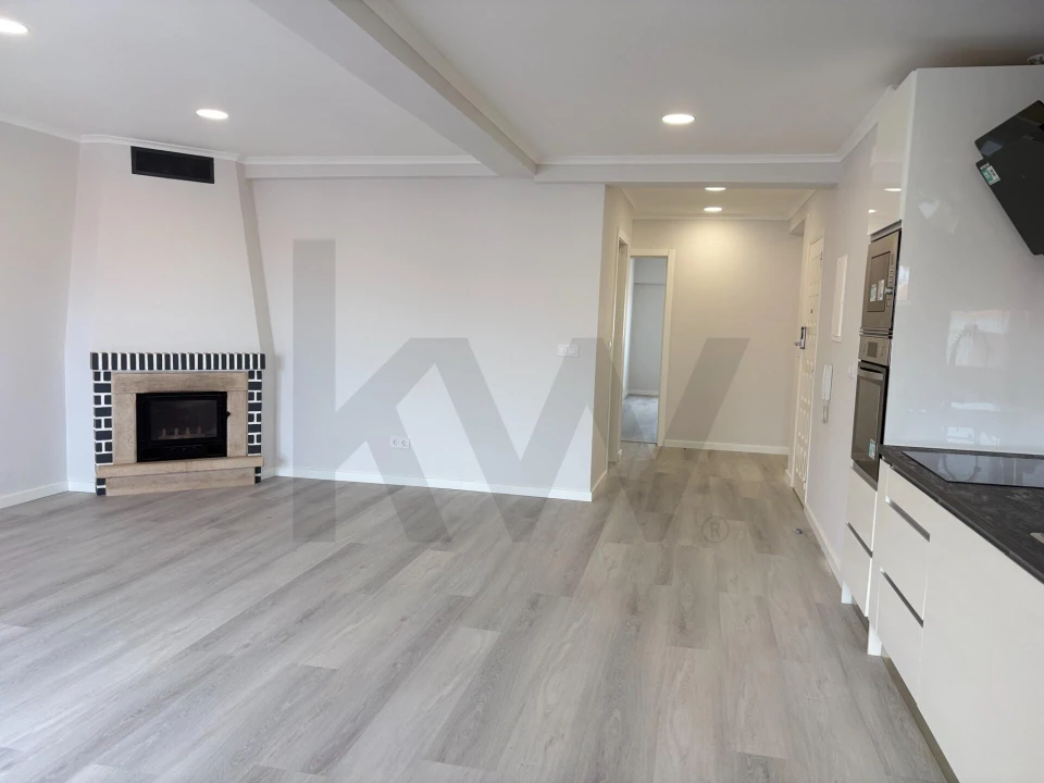 Apartamento T4 para Venda em Amora Foto 2