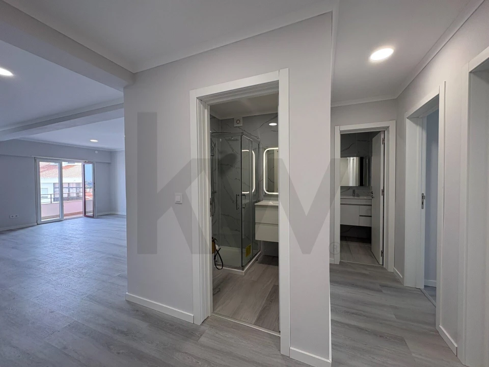 Apartamento T4 para Venda em Amora Foto 12
