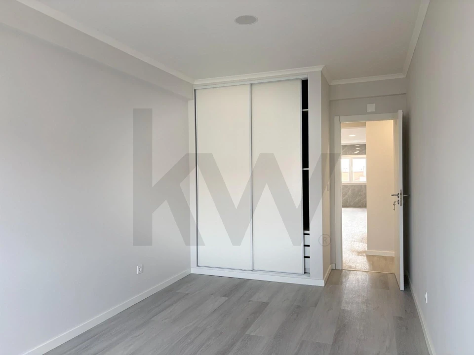 Apartamento T4 para Venda em Amora Foto 18