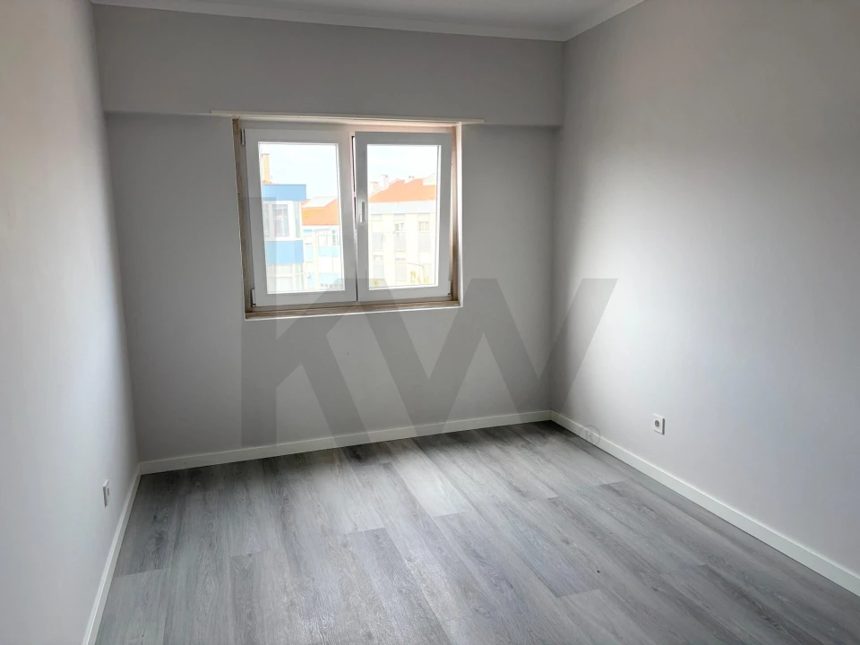 Apartamento T4 para Venda em Amora Foto 22