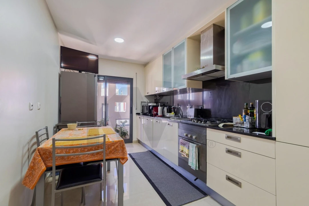 Apartamento T2 para Venda em Charneca de Caparica e Sobreda Foto 9