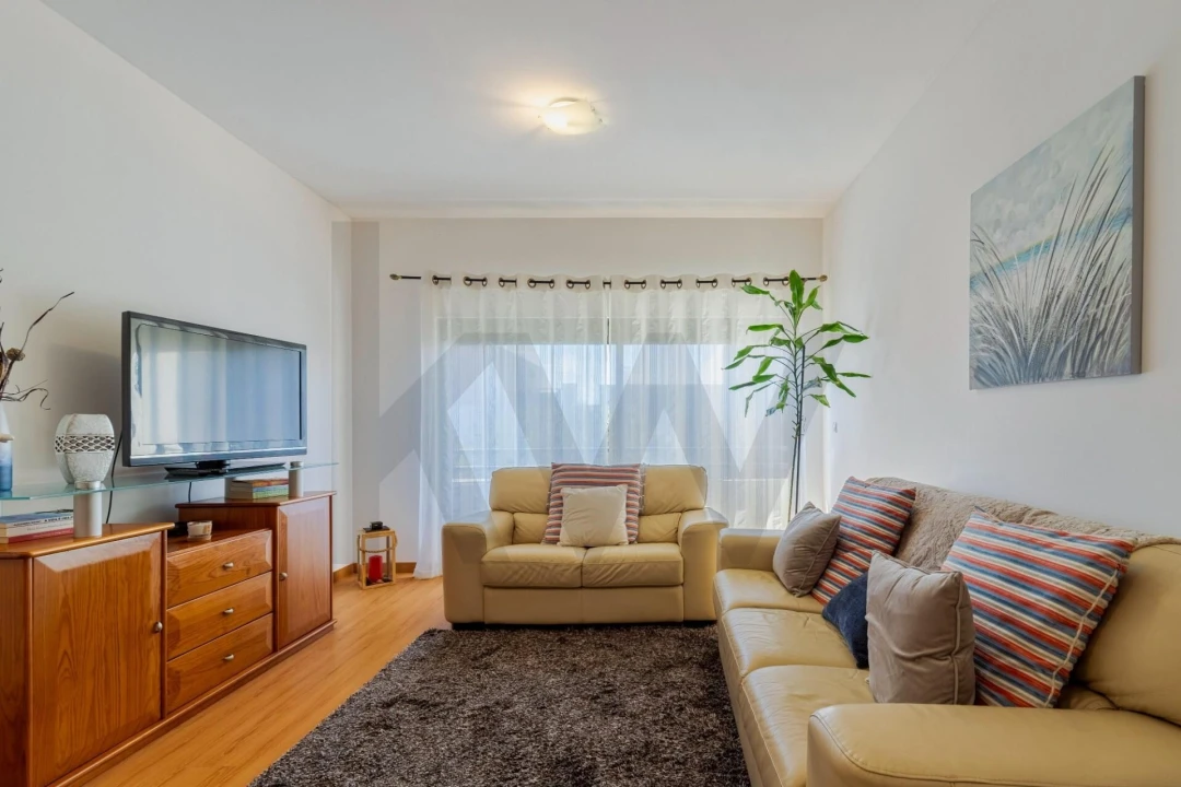 Apartamento T2 para Venda em Charneca de Caparica e Sobreda Foto 1