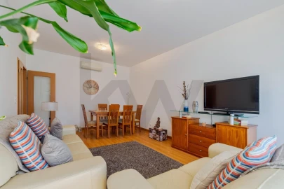 Apartamento T2 para Venda em Charneca de Caparica e Sobreda
