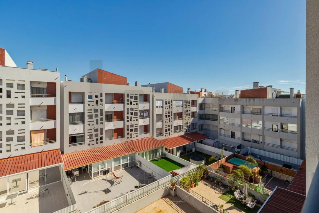 Apartamento T2 para Venda em Charneca de Caparica e Sobreda Foto 18