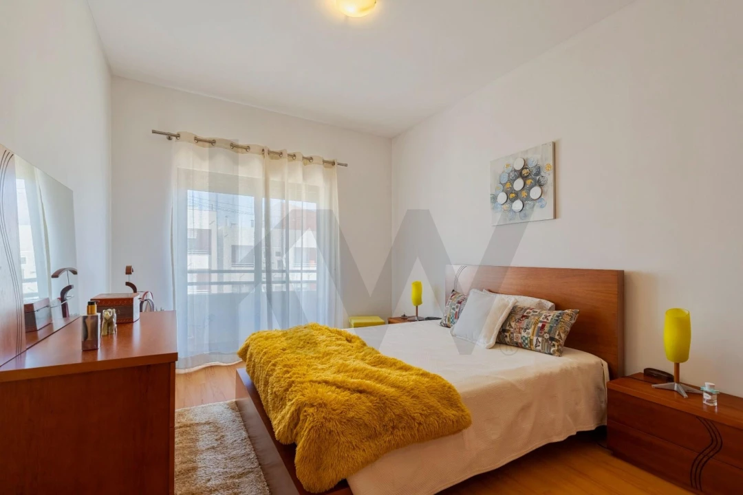 Apartamento T2 para Venda em Charneca de Caparica e Sobreda Foto 14