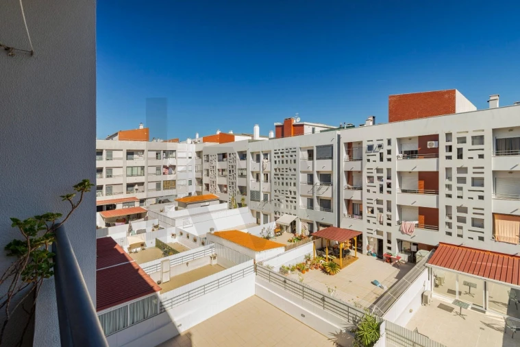Apartamento T2 para Venda em Charneca de Caparica e Sobreda Foto 19