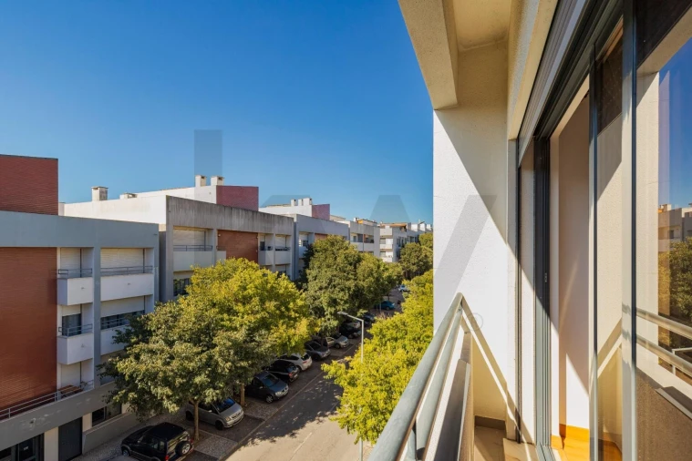 Apartamento T2 para Venda em Charneca de Caparica e Sobreda Foto 8