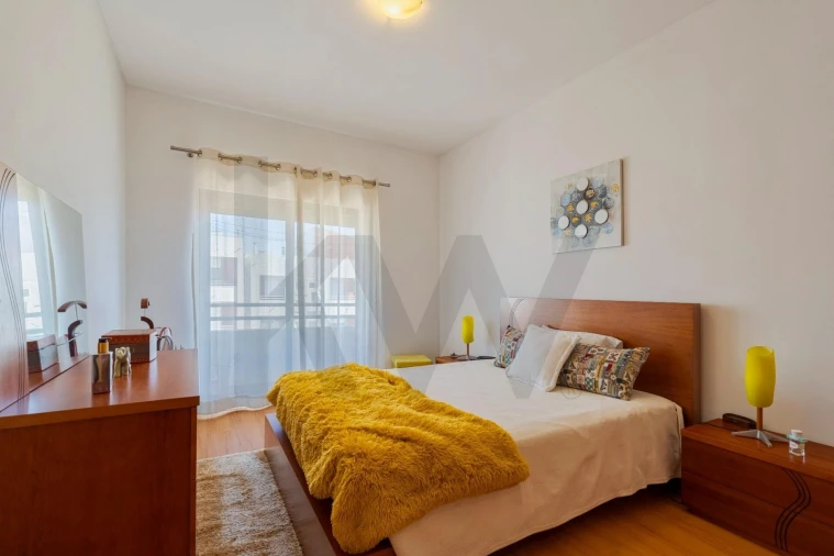 Apartamento T2 para Venda em Charneca de Caparica e Sobreda Foto 14