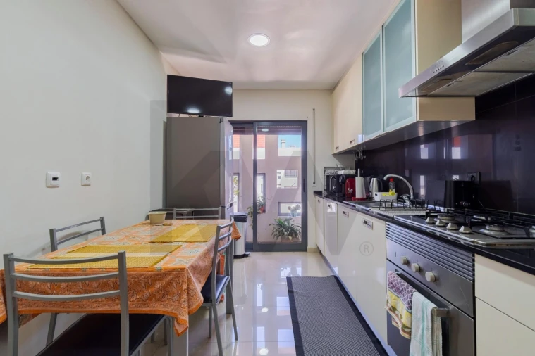 Apartamento T2 para Venda em Charneca de Caparica e Sobreda Foto 10