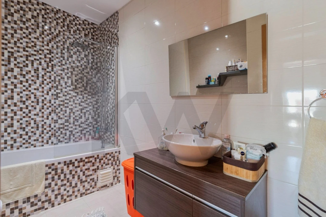Apartamento T2 para Venda em Charneca de Caparica e Sobreda Foto 20