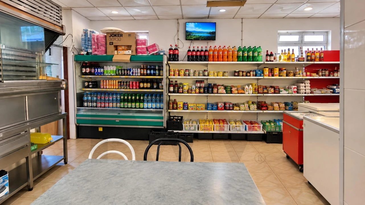 Loja para Venda em Camarate, Unhos e Apelação Foto 2
