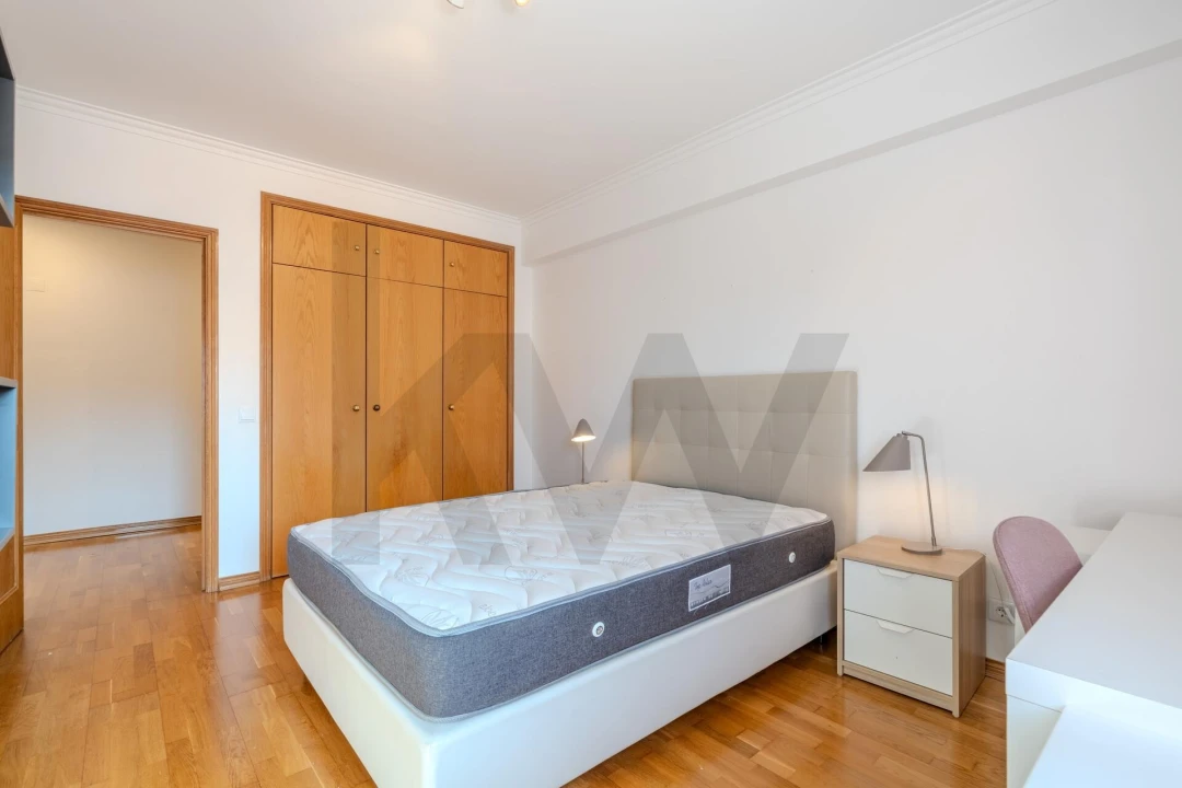 Apartamento T3 para Arrendamento em Oeiras e São Julião da Barra, Paço de Arcos e Caxias Foto 13