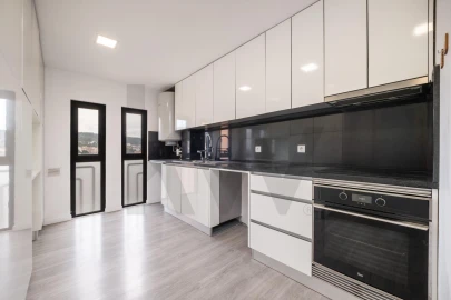 Apartamento T4 para Venda em Santo Antonio dos Olivais