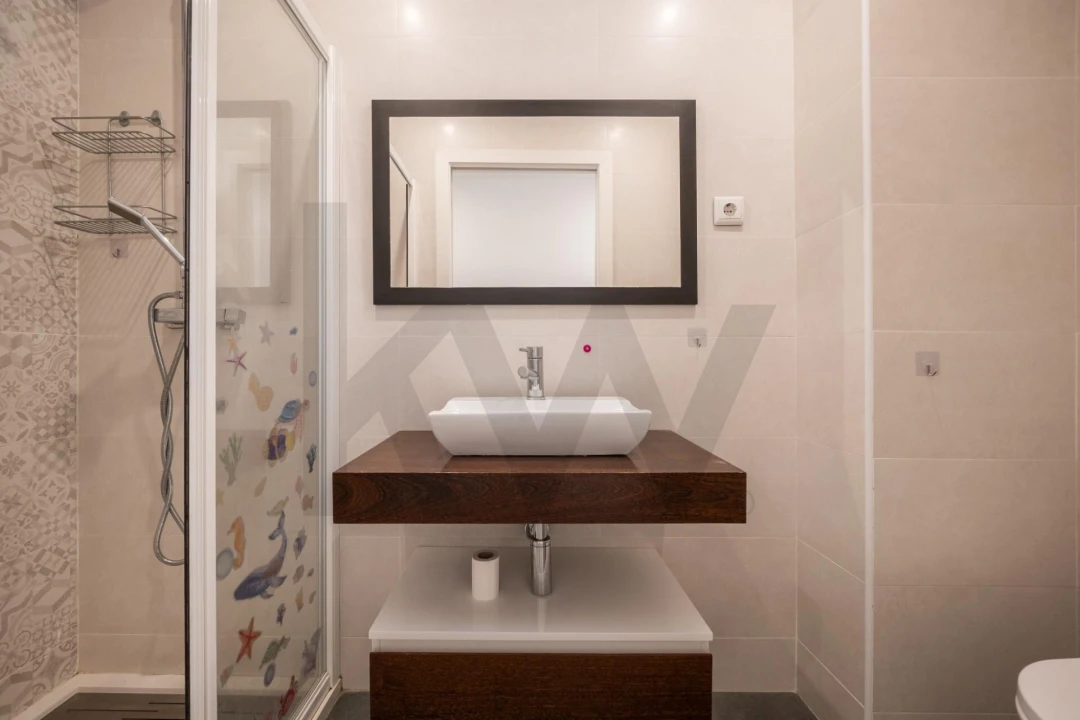 Apartamento T4 para Venda em Santo Antonio dos Olivais Foto 11