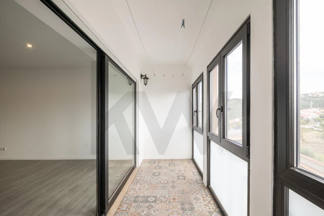 Apartamento T4 para Venda em Santo Antonio dos Olivais Foto 27