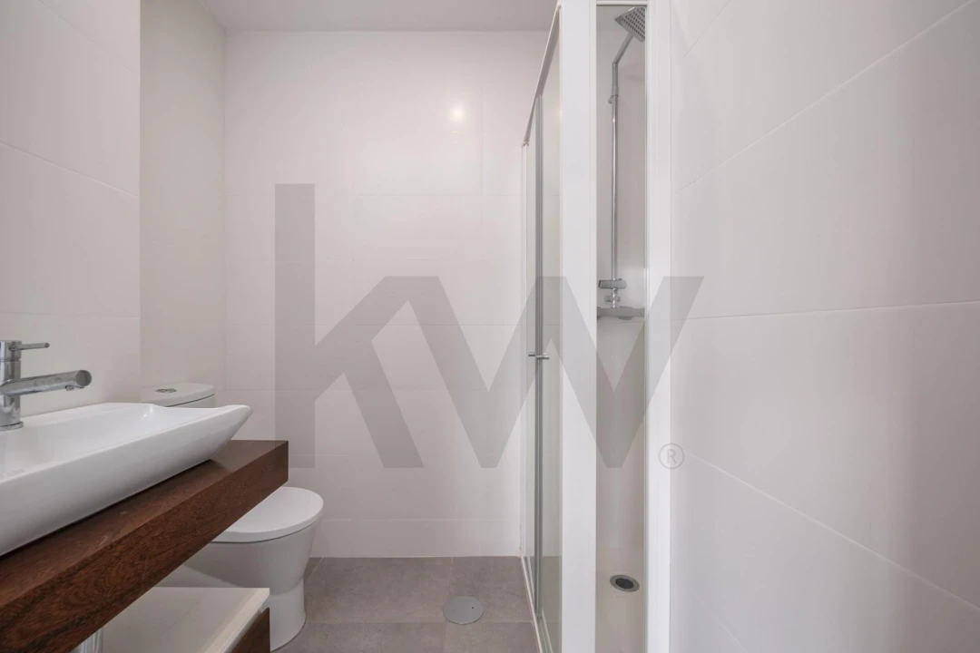 Apartamento T4 para Venda em Santo Antonio dos Olivais Foto 16