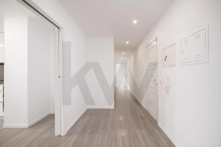 Apartamento T4 para Venda em Santo Antonio dos Olivais Foto 6