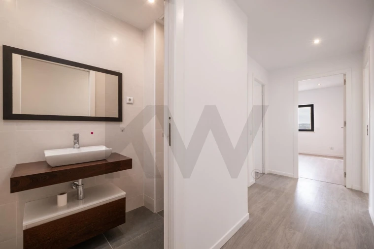 Apartamento T4 para Venda em Santo Antonio dos Olivais Foto 10