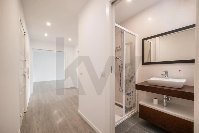 Apartamento T4 para Venda em Santo Antonio dos Olivais Foto 9