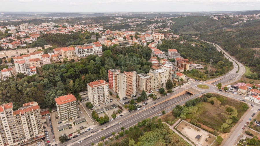Apartamento T4 para Venda em Santo Antonio dos Olivais Foto 35
