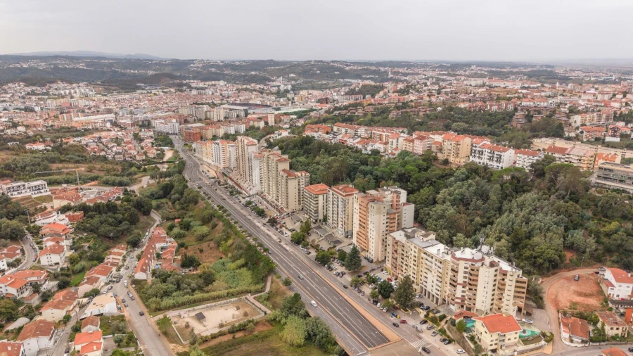 Apartamento T4 para Venda em Santo Antonio dos Olivais Foto 36