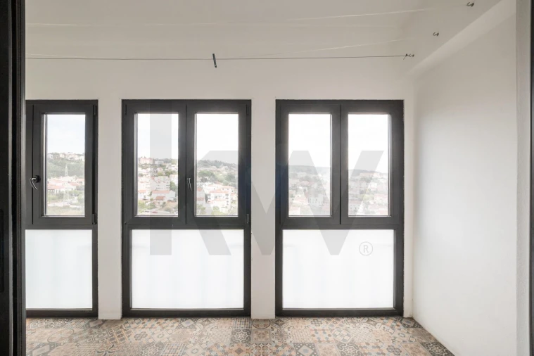Apartamento T4 para Venda em Santo Antonio dos Olivais Foto 26
