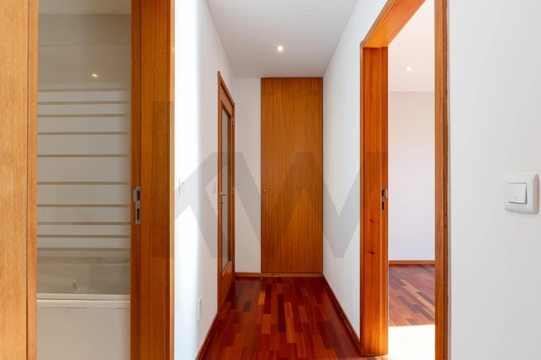 Apartamento T2 para Venda em Vila Nova da Telha Foto 11