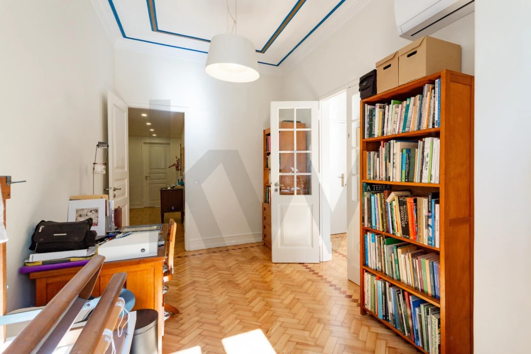 Apartamento T4 para Venda em Avenidas Novas Foto 11