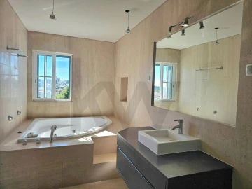 Moradia T4 para Venda em Alcabideche