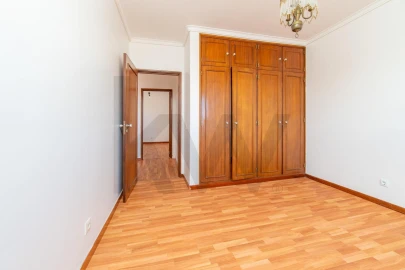 Apartamento T2 para Venda em Carcavelos e Parede