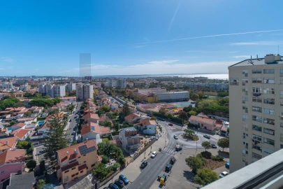 Apartamento T2 para Venda em Carcavelos e Parede